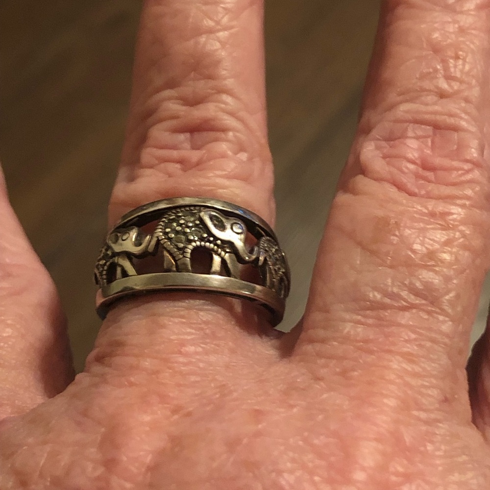 Sterling silver marcasite electric band ring